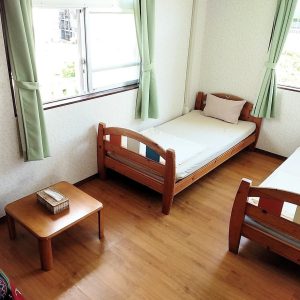 guesthouse-twinroom.jpg